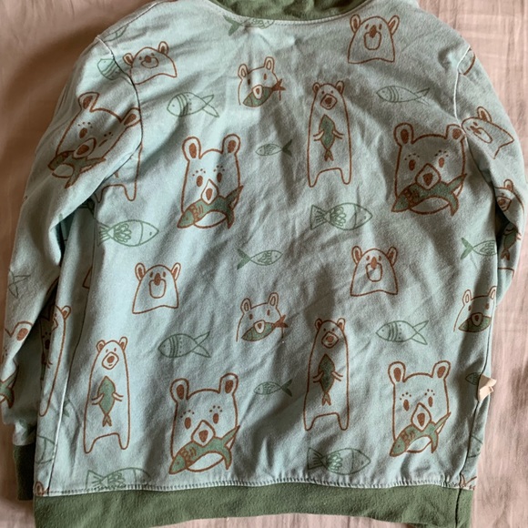 !2 for 1! Adorable bear cardigan - Picture 3 of 4